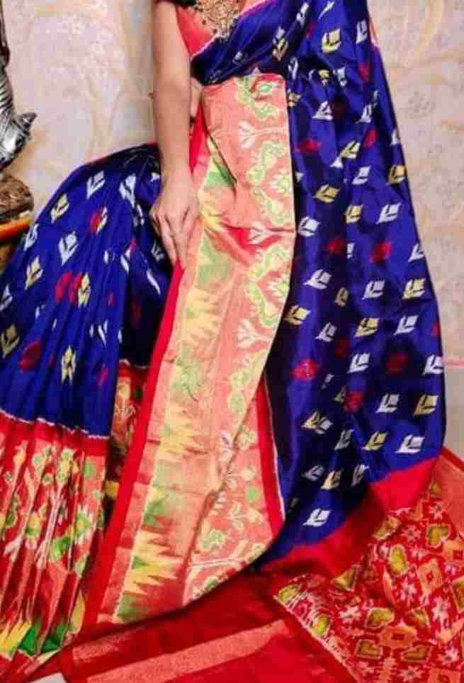 Ikat this Handloom Silk Saree from Andhra Pradesh has been woven using the  resist-dyeing, which produces the unique patterns … | India textiles,  Cotton saree, Saree