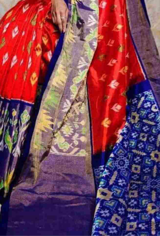 Buy Roof Terracotta Red Pochampally Ikkat Cotton Silk Mulmul Saree online