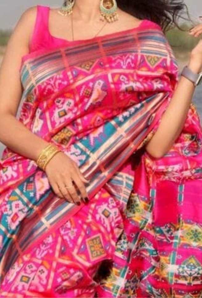 Pink Pochampally Ikkat Muniya Pattu Mulmul Cotton Saree with Blue Border